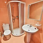Santos 3*