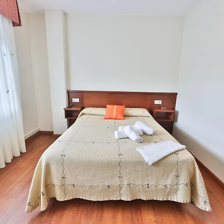 Santos 3*